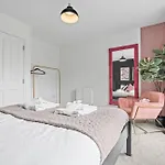 Lotus Haus - Wellington Homes - With Off Road Parking