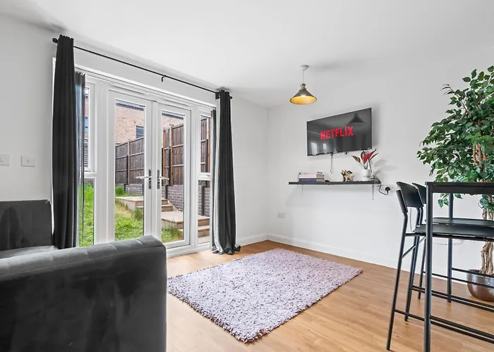 Lotus Haus - Wellington Homes - With Off Road Parking